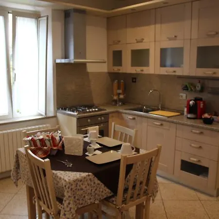 Sotto Il Borgo Апартаменты Ези